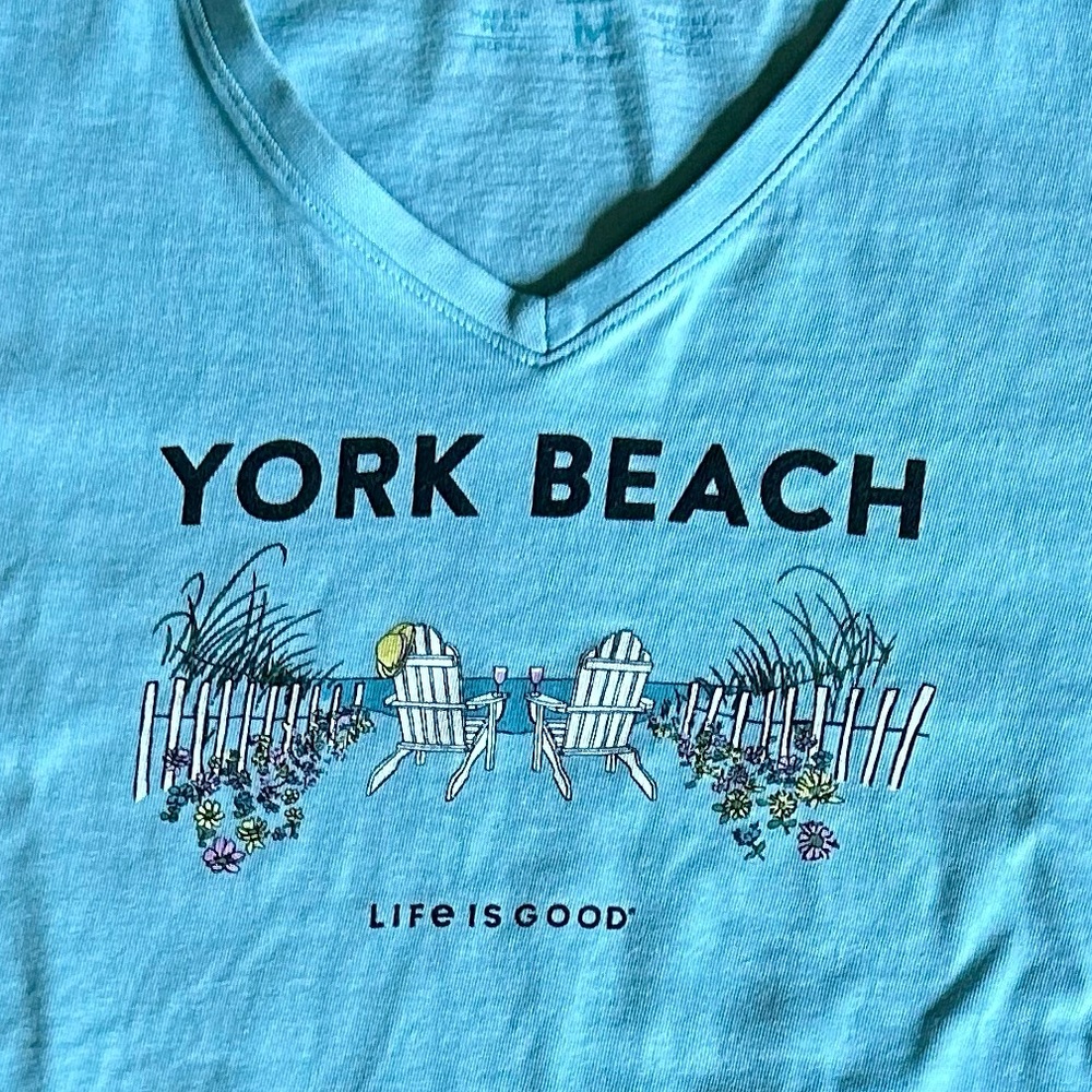 RARE! ⛱️ LIFE IS GOOD - YORK BEACH Maine T-Shirt
